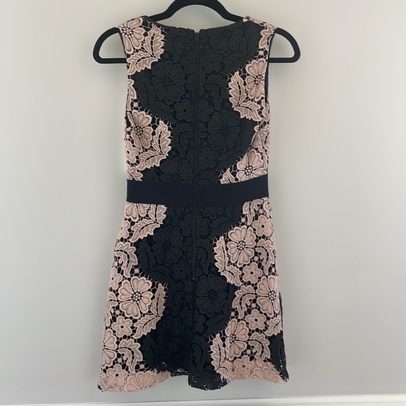 NWT Alice + Olivia Dress size 0 - Picture 3 of 4